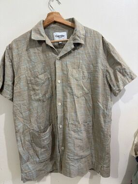 Corridor Two-Tone Short-Sleeve Button-Down Shirt in Beige and Light Aqua